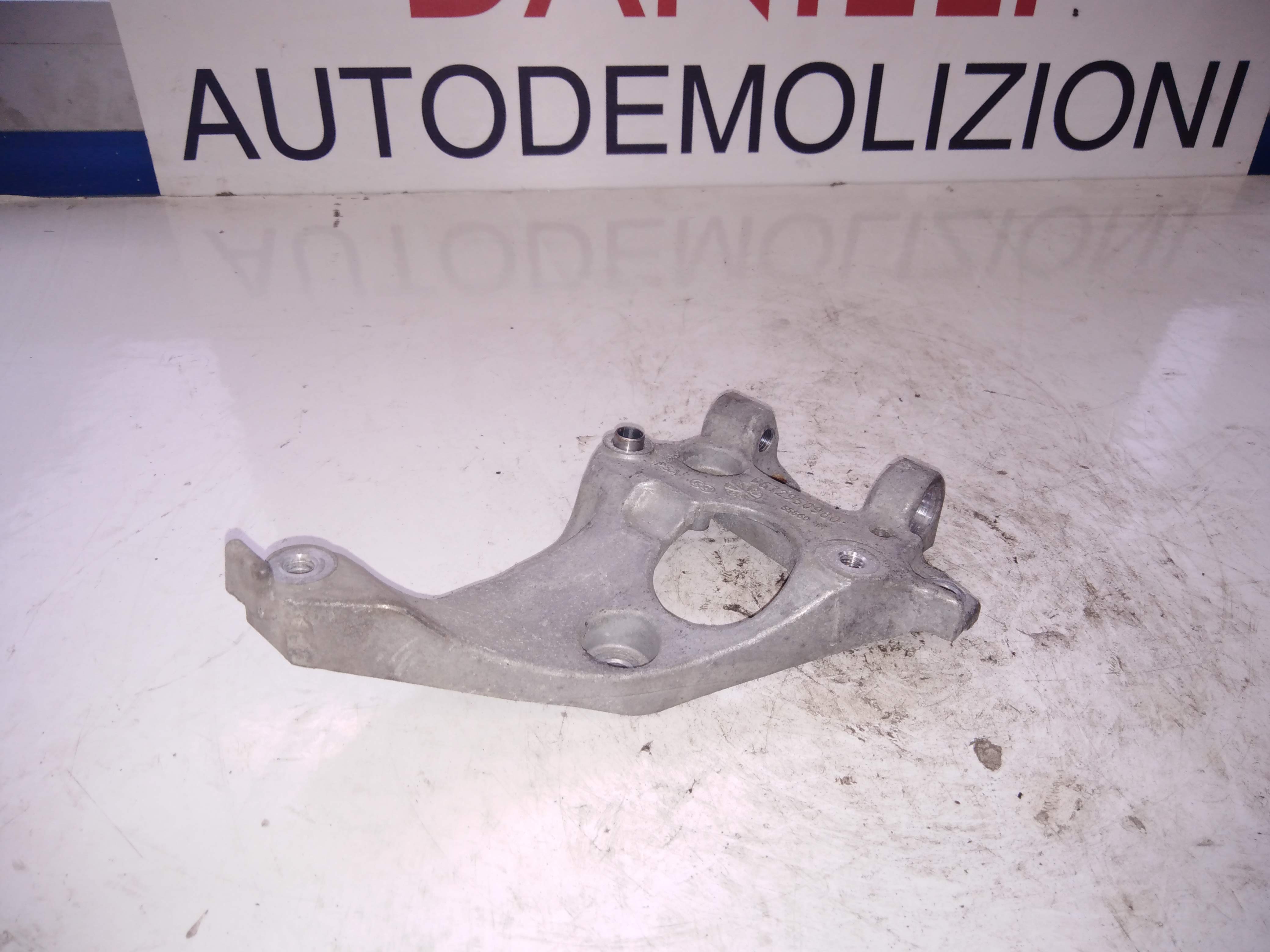 Support D'alternateur Origine Citroën Peugeot 1.4-1.6 HDI - Référence 5606P9 - Garantie 2 Ans