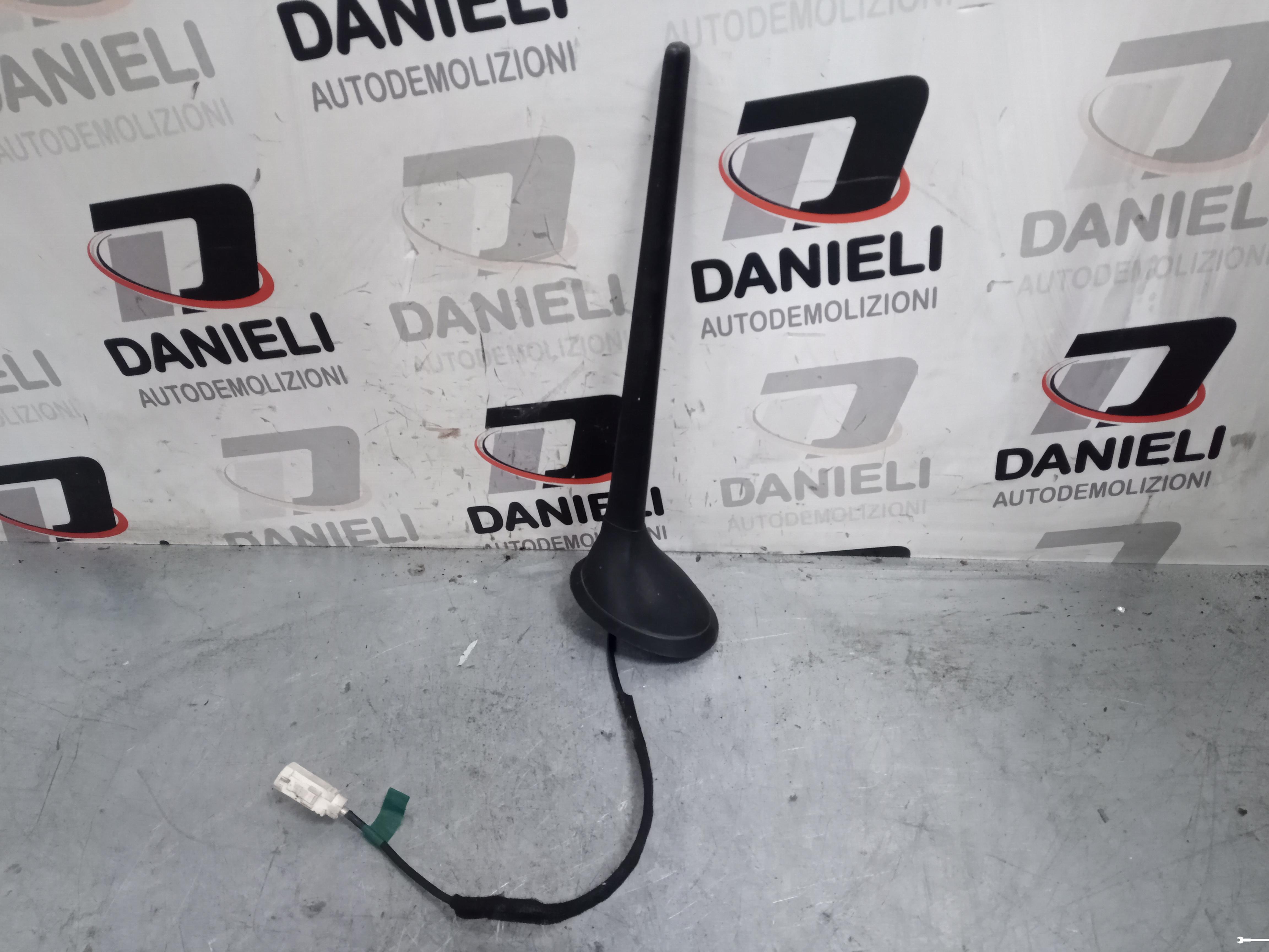 ANTENNA AUTORADIO FIAT 500